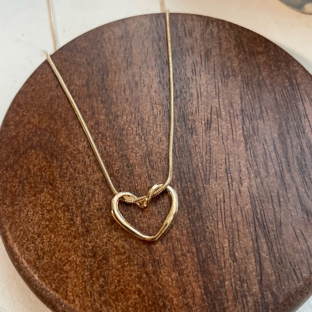 Elegant Gold Heart Necklace